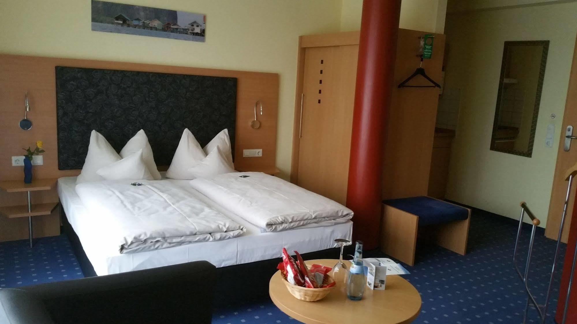 Hotel Ifen Вислох Екстериор снимка